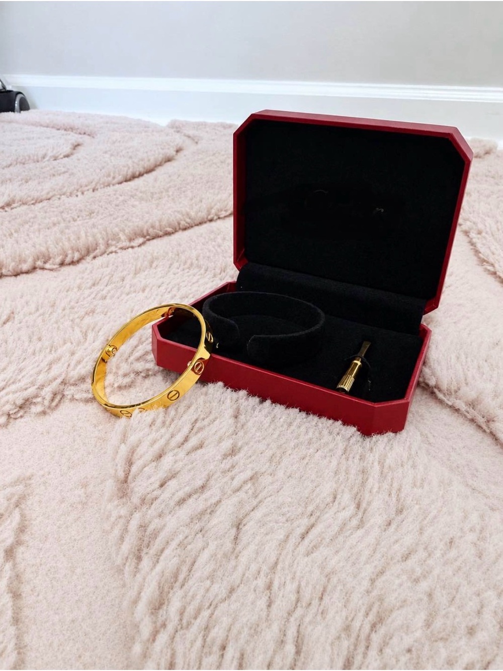 Gold Screw Motif Bangle Bracelet
